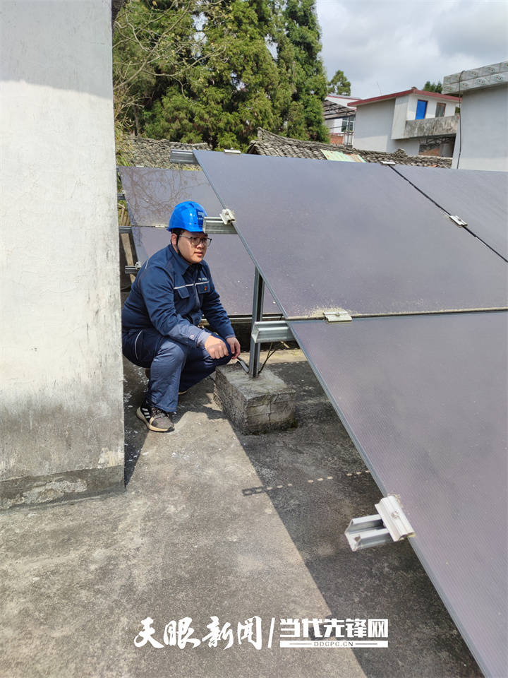 蔡永翔：以光為筆<strong></p>
<p>光繪機(jī)</strong>，繪就鄉(xiāng)村振興新畫卷:光繪機(jī)