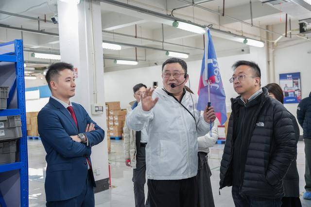寶視達&amp;京東眼鏡生態(tài)倉全新上線：共繪智能視光新藍圖:光繪機
